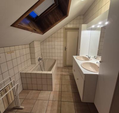 Colocation étudiante dans une maison avec jardin