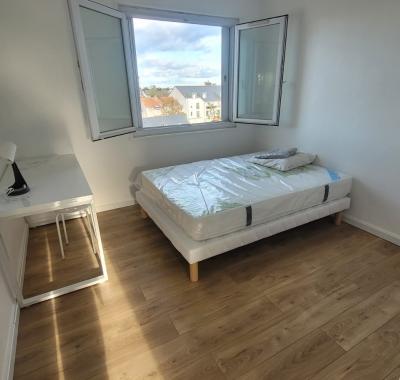 Chambre avec salle de bain et WC privatifs