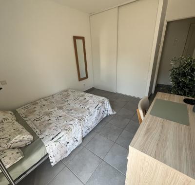 Chambre chez l'habitante dans agréable maison au calme