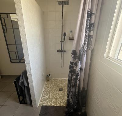 Chambre chez l'habitante dans agréable maison au calme