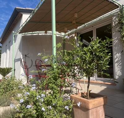Chambre chez l'habitante dans agréable maison au calme