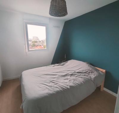 Chambre en coloc avec femme, 36 ans / courte duréee