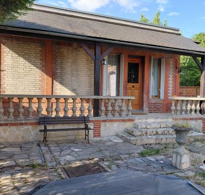 Petite  maison indépendante près du rerE (petite couronne)