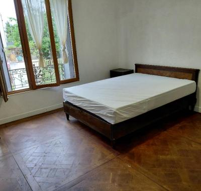 Petite  maison indépendante près du rerE (petite couronne)