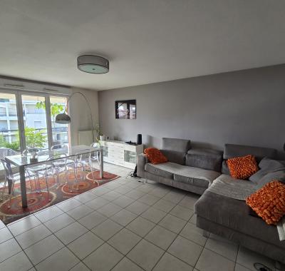 Grande chambre climatisée avec salle d'eau privative – Lyon 9 Vaise
