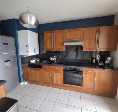 Grande chambre climatisée avec salle d'eau privative – Lyon 9 Vaise