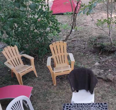 Espace dans jardin pour tente