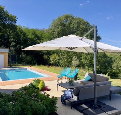Chambre de 14 m² et salle de bains privée dans une grande maison