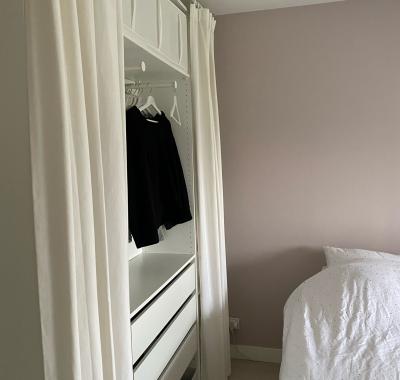 Chambre de 14 m² et salle de bains privée dans une grande maison