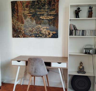 Chambre et salon privatif pour étudiante à Tours