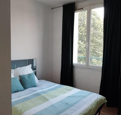 Chambre et salon privatif pour étudiante à Tours