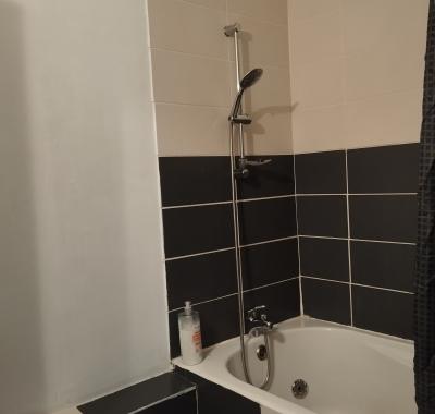 Chambre et salon privatif pour étudiante à Tours