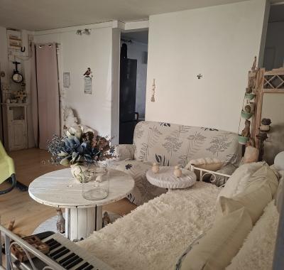 Jolie chambre meublée étudiante chez habitante lyon 5