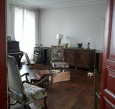 Chambre individuelle dans grande maison de maître avec jardin