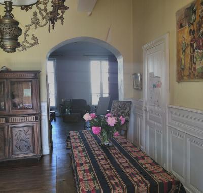 Chambre individuelle dans grande maison de maître avec jardin