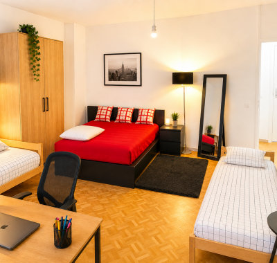 Chambre propre et confortable disponible dans un quartier calme,
