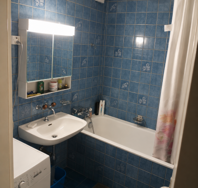 Chambre propre et confortable disponible dans un quartier calme,