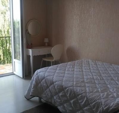 Loue chambre meublée