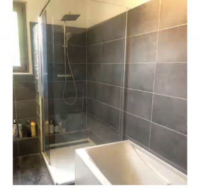 Chambre meublée à louer dans maison