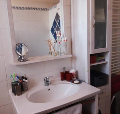 Chambre à louer dans maison avec jardin