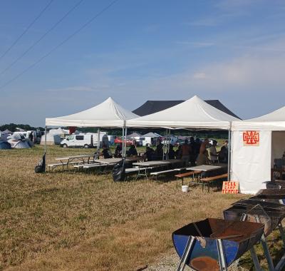 Terrain privé a 15 mn a pied du hellfest