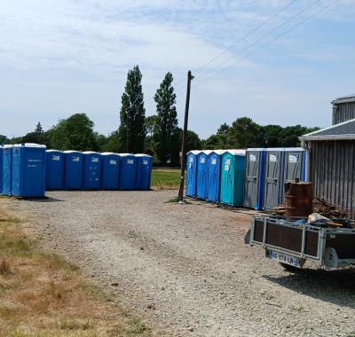 Terrain privé a 15 mn a pied du hellfest