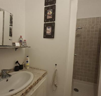 Chambre à louer dans grand appartement, Nice Port Lympia