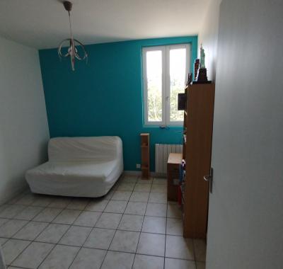 Chambre à louer dans un T4