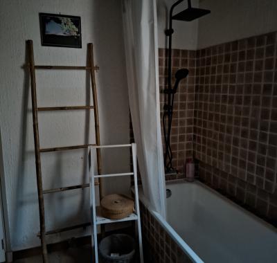 Chambre spacieuse dans cadre idyllique