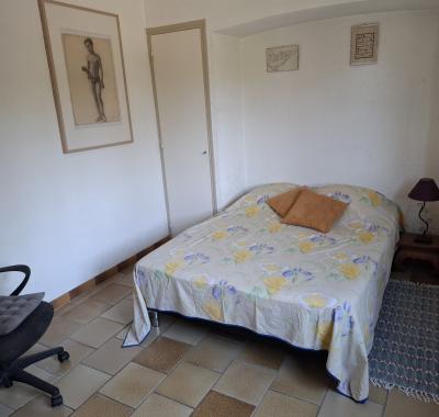 Chambre spacieuse dans cadre idyllique