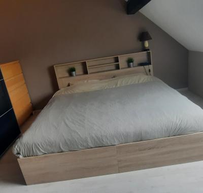 Grande chambre etudiant dans maison familiale