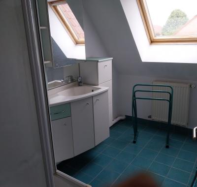 LOUE CHAMBRE CHEZ PARTICULIER