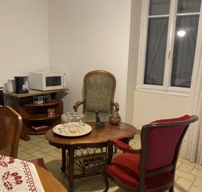Grande salle à louer pour 2 étudiants