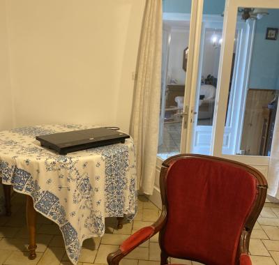 Grande salle à louer pour 2 étudiants