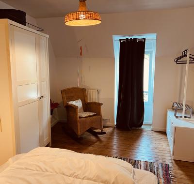 Chambre avec cuisine et sdb