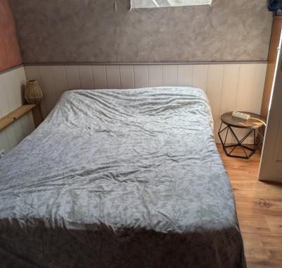 Chambre à louer avec SDB privée.