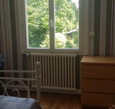 Jolie chambre à louer en pavillon