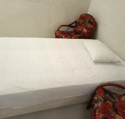 Chambre avec douche et kitchenette