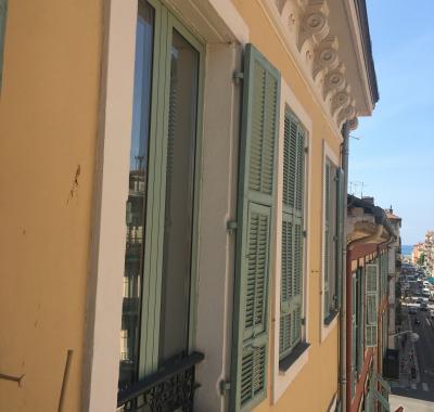 Grande chambre à louer dans appartement Nice Le Port