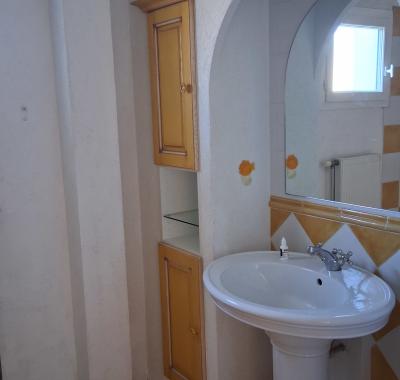 Chambre à louer dans villa. 14m2 + salle de bains et wc indépendante