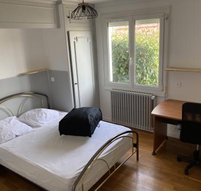 Maison à louer avec 3 chambres meublées + Jardin / Quartier 3 moulins