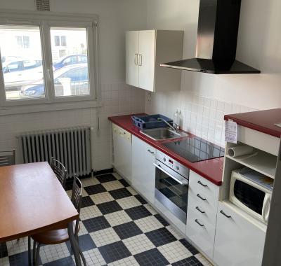 Maison à louer avec 3 chambres meublées + Jardin / Quartier 3 moulins