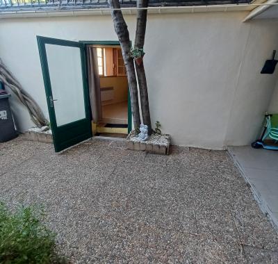 Chambre privative avec salle d'eau
