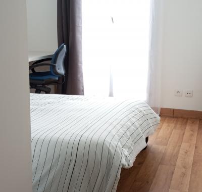 Chambre avec SDB indépendante et jardinnet