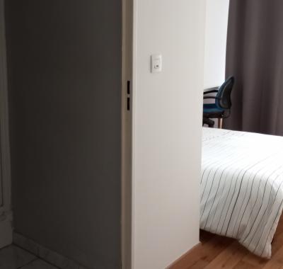 Chambre avec SDB indépendante et jardinnet