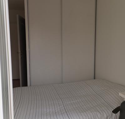 Chambre avec SDB indépendante et jardinnet