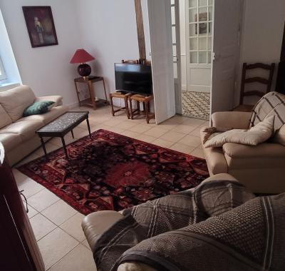 Chambre dans grande maison de village, au coeur des Corbières
