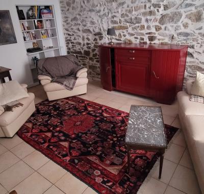 Chambre dans grande maison de village, au coeur des Corbières