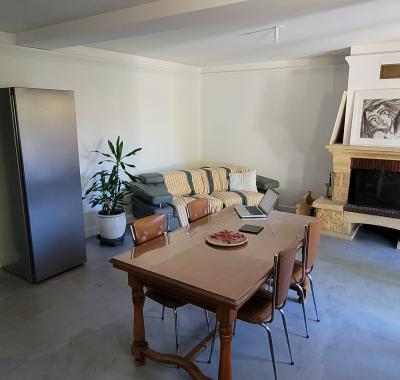 Chambre dans grande maison de village, au coeur des Corbières