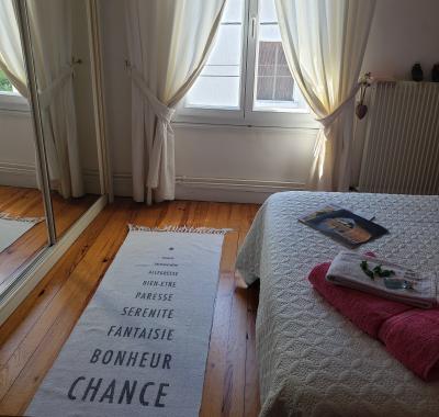 Chambre à louer dans maison de charme, quartier résidentiel.